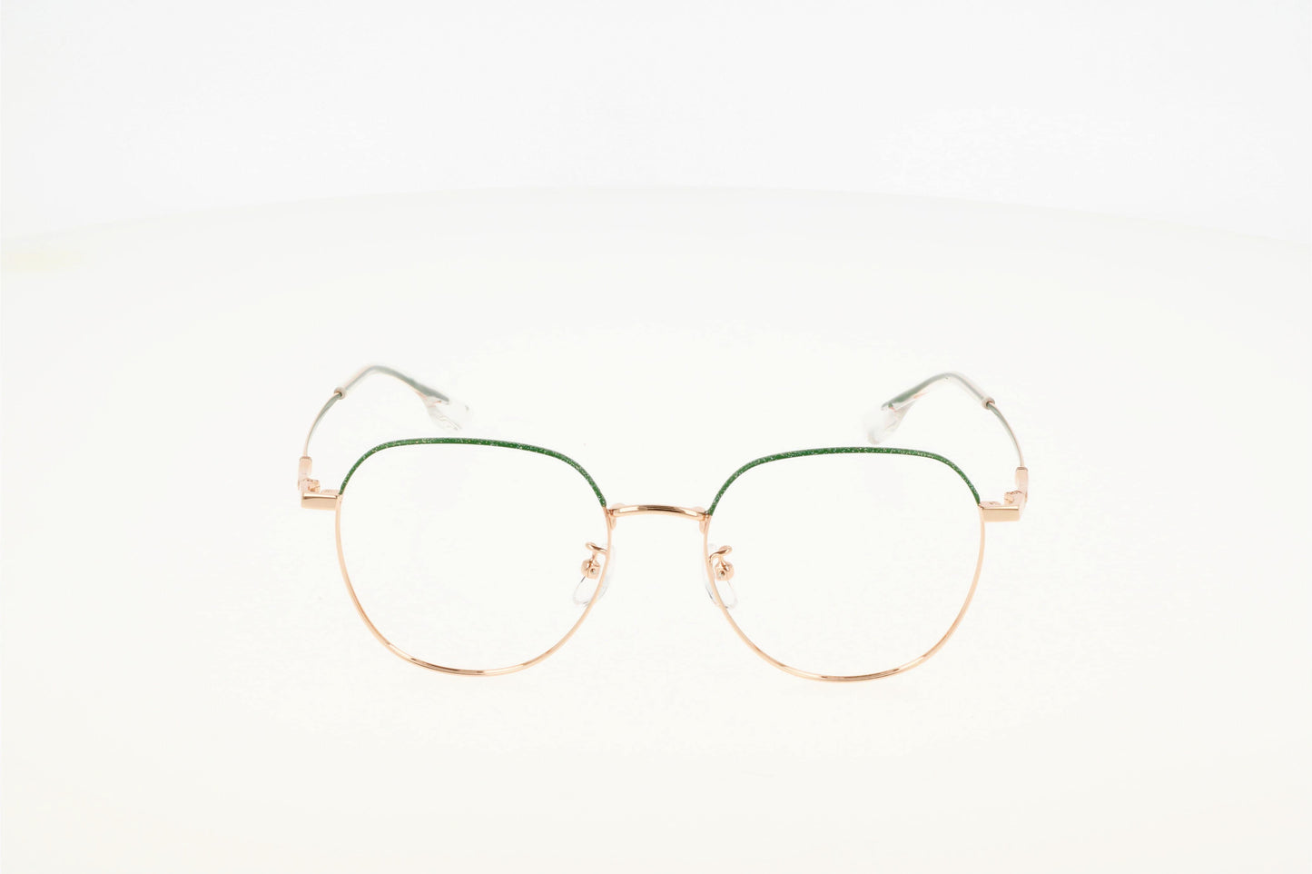 Originel eyewear France vous propose le modèle AYOUS, lunette de vue de couleur or et verte en métal, légère, moderne et tendance.