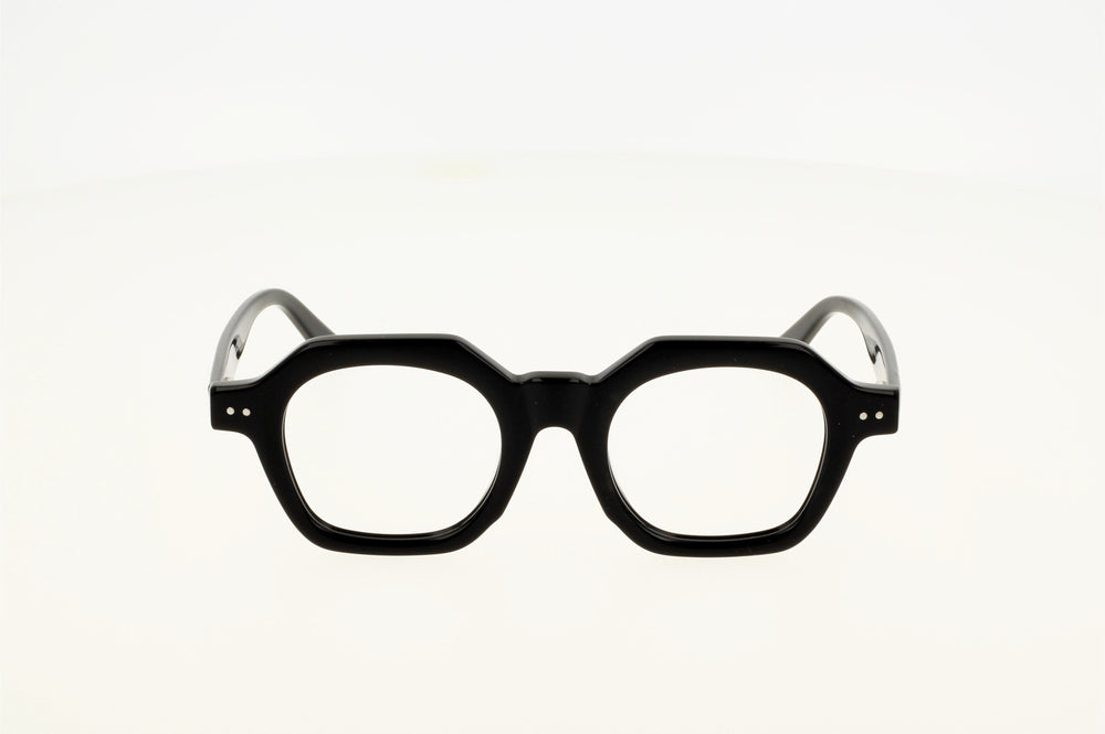 Lunette de vue en acétate noir épais ou translucide, lunette pour femme tendance et chic.