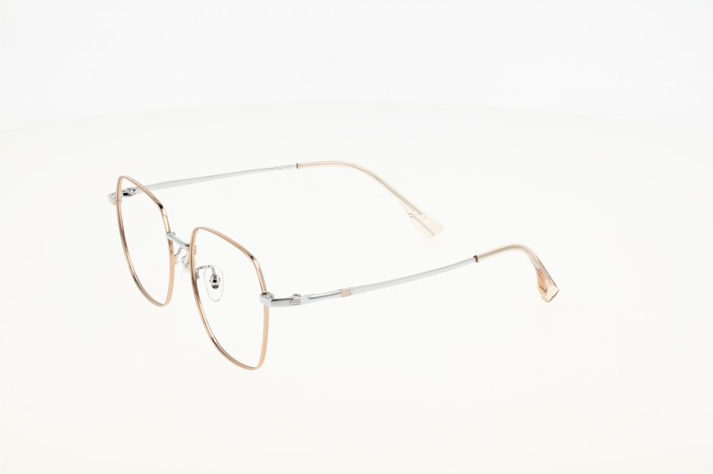 
                  
                    Neflier est une lunette en métal, elle est donc très légère agréable à porter. Sa forme carrée, elle est aussi oversize pour être au top de la tendance. Malgré sa forme, elle n'est pas imposante sur le visage car elle reste très fine. Sa couleur dorée et argentée est la touche originale de la monture. En effet, ce mélange couleur est innovateur dans la lunetterie.  Neflier existe aussi en dorée et vert émeraude qui permet de se démarquer encore plus sans en faire trop.
                  
                