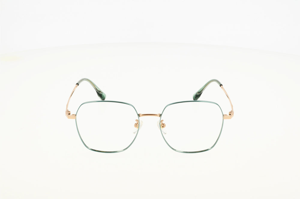 
                  
                    Neflier est une lunette en métal, elle est donc très légère agréable à porter. Sa forme carrée, elle est aussi oversize pour être au top de la tendance. Malgré sa forme, elle n'est pas imposante sur le visage car elle reste très fine. Sa couleur dorée et argentée est la touche originale de la monture. En effet, ce mélange couleur est innovateur dans la lunetterie.  Neflier existe aussi en dorée et vert émeraude qui permet de se démarquer encore plus sans en faire trop.
                  
                