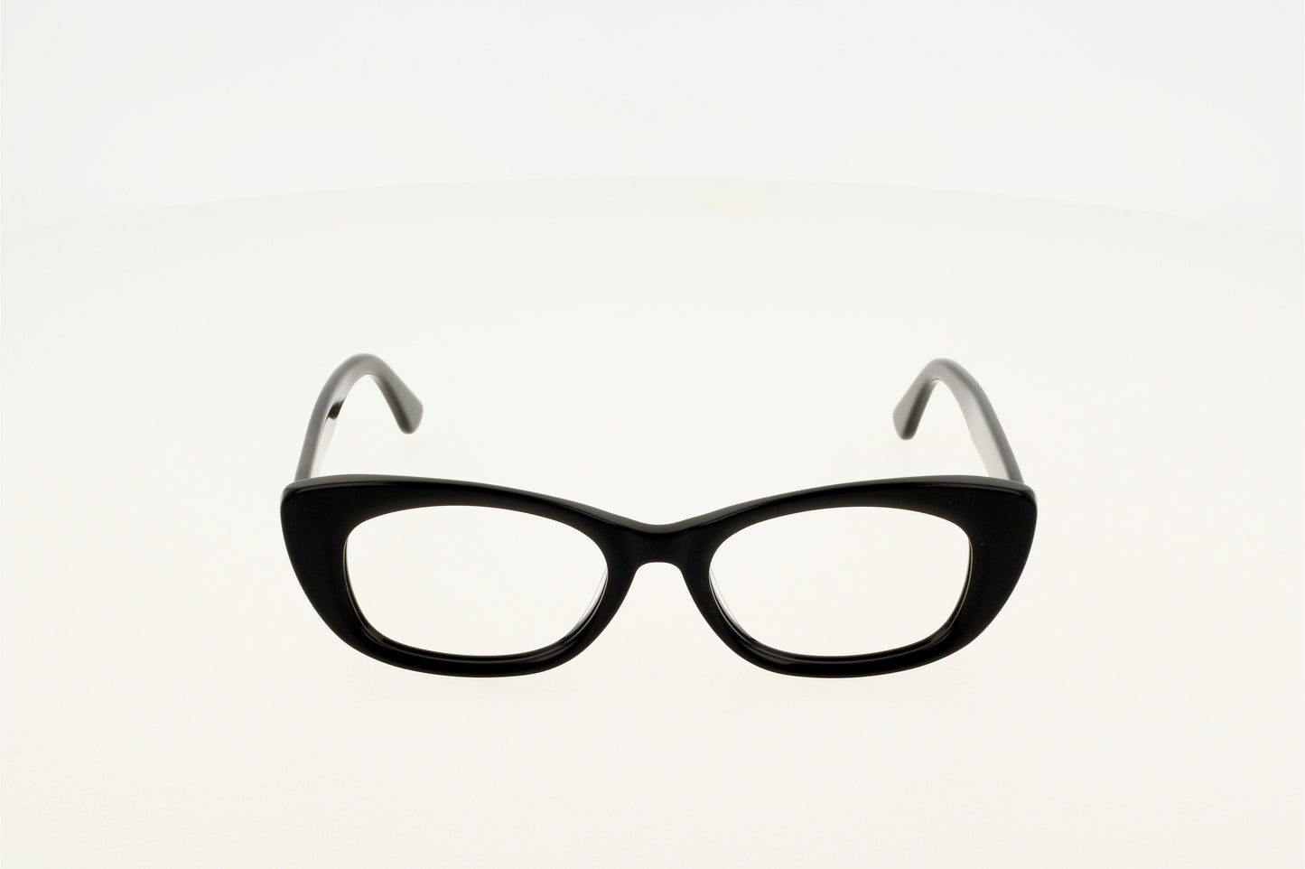 Originel eyewear France vous propose une lunette tendance noire en acétate épais.