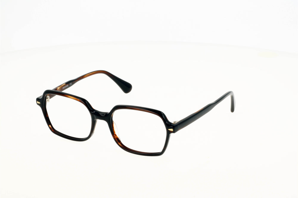 
                  
                    Lunette de vue écaille, tendance et moderne. De forme carrée et en acétate de cellulose, elle est confortable au quotidien et à la mode.
                  
                