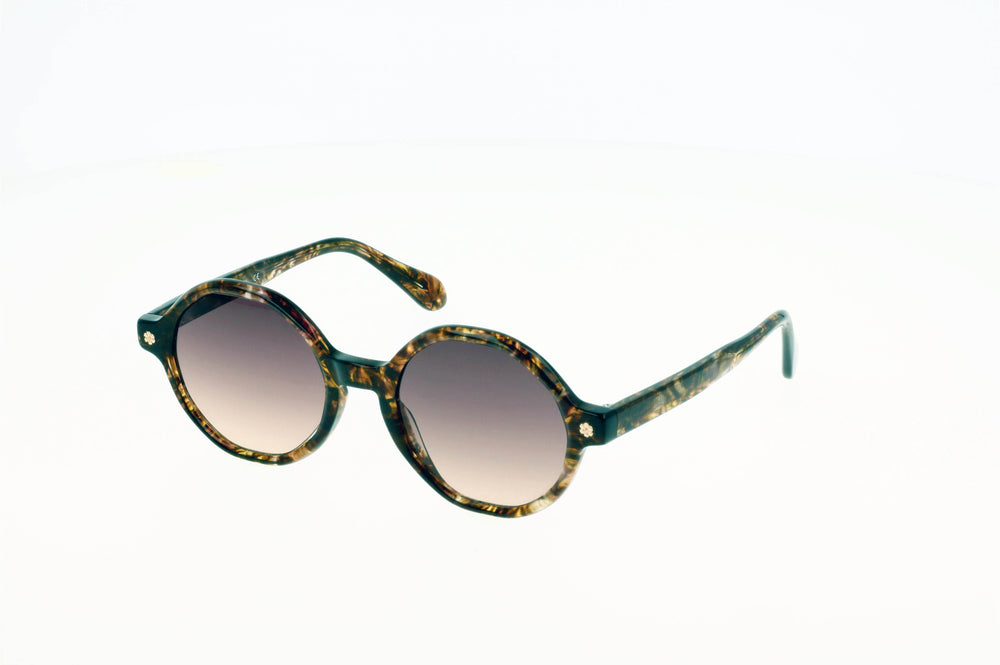 
                  
                    Originel eyewear France vous propose des lunettes de soleil tendances et modernes. Une forme hexagonaleet une couleur écaille parfaite pour l'été.
                  
                