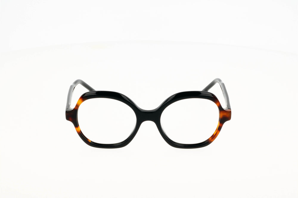 Originel eyewear France vous propose des lunettes de vue oversize pour femme en acétate, elle sont de couleur écaille et noire, au top de la tendance et originale.