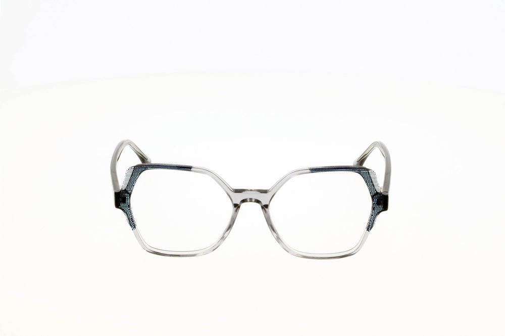 Originel eyewear France vous propose des lunettes en acétate oversize, en écaille ou en transparent. Vous pouvez essayer grâce à notre essayage virtuel.